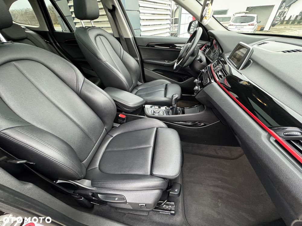 BMW X1 sDrive18d xLine - 38