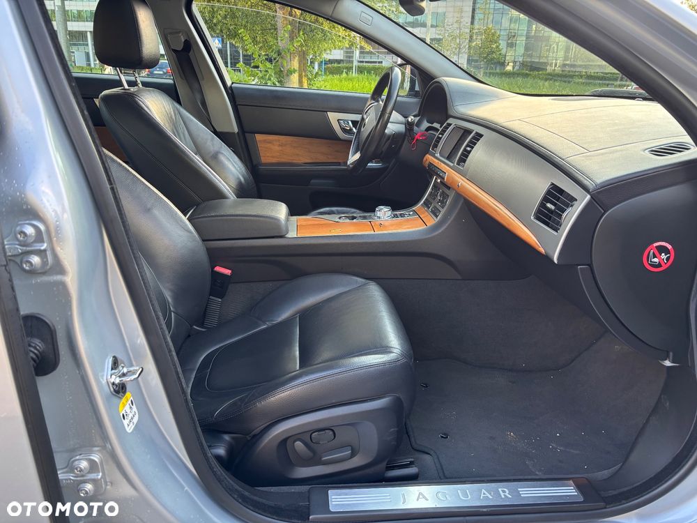 Jaguar XF 3.0 T AWD Premium Luxury - 17