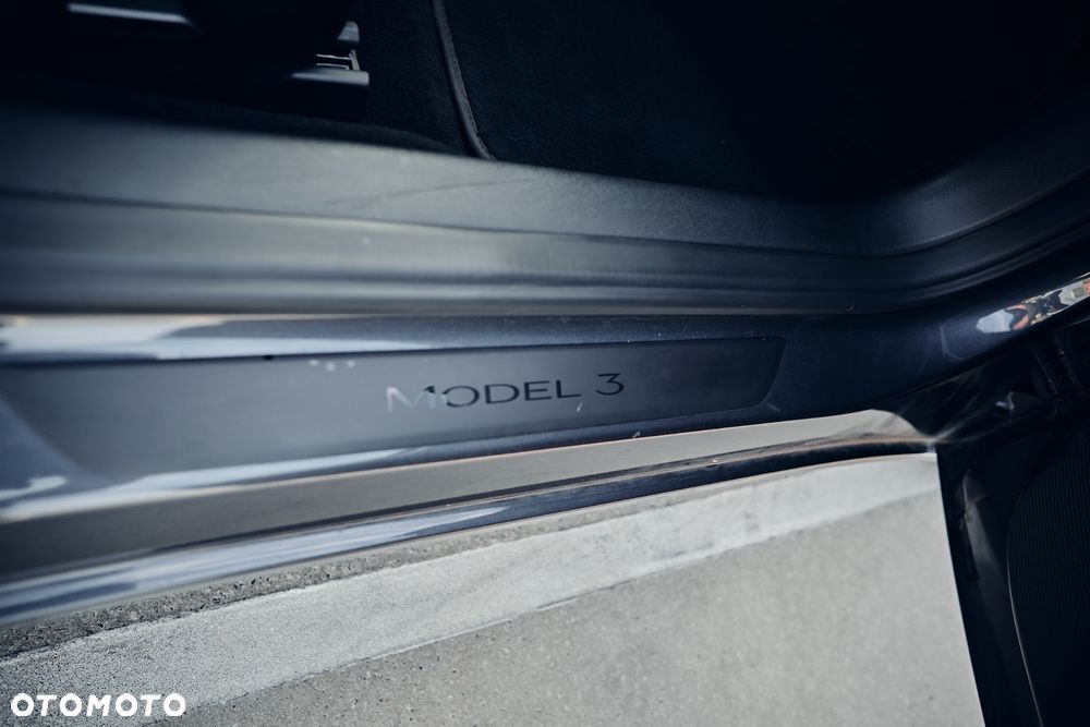 Tesla Model 3 Long Range AWD - 16