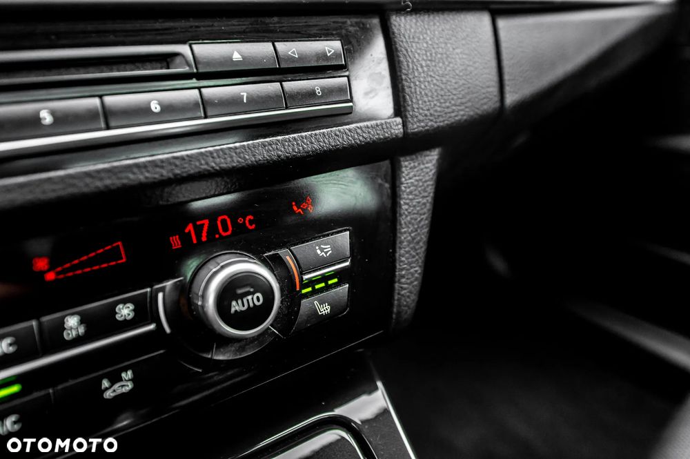 BMW Seria 5 525d Luxury Line - 39
