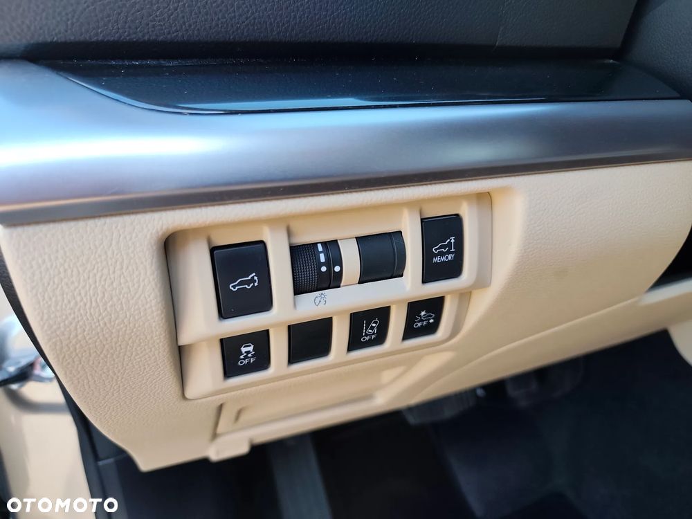 Subaru Outback 2.0D Exclusive Lineartronic - 30