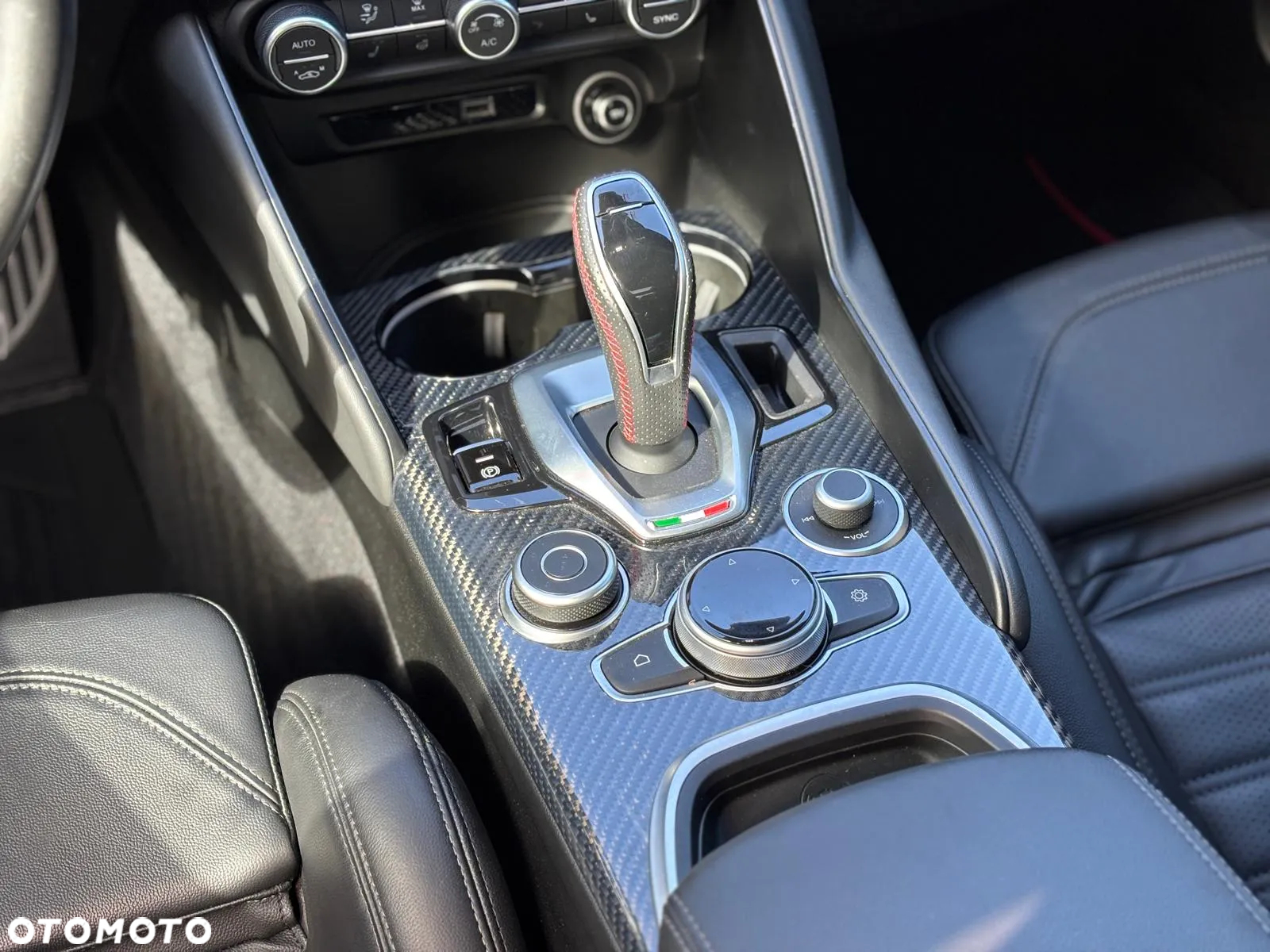 Alfa Romeo Giulia 2.0 Turbo 16V AT8-Q4 Estrema - 21