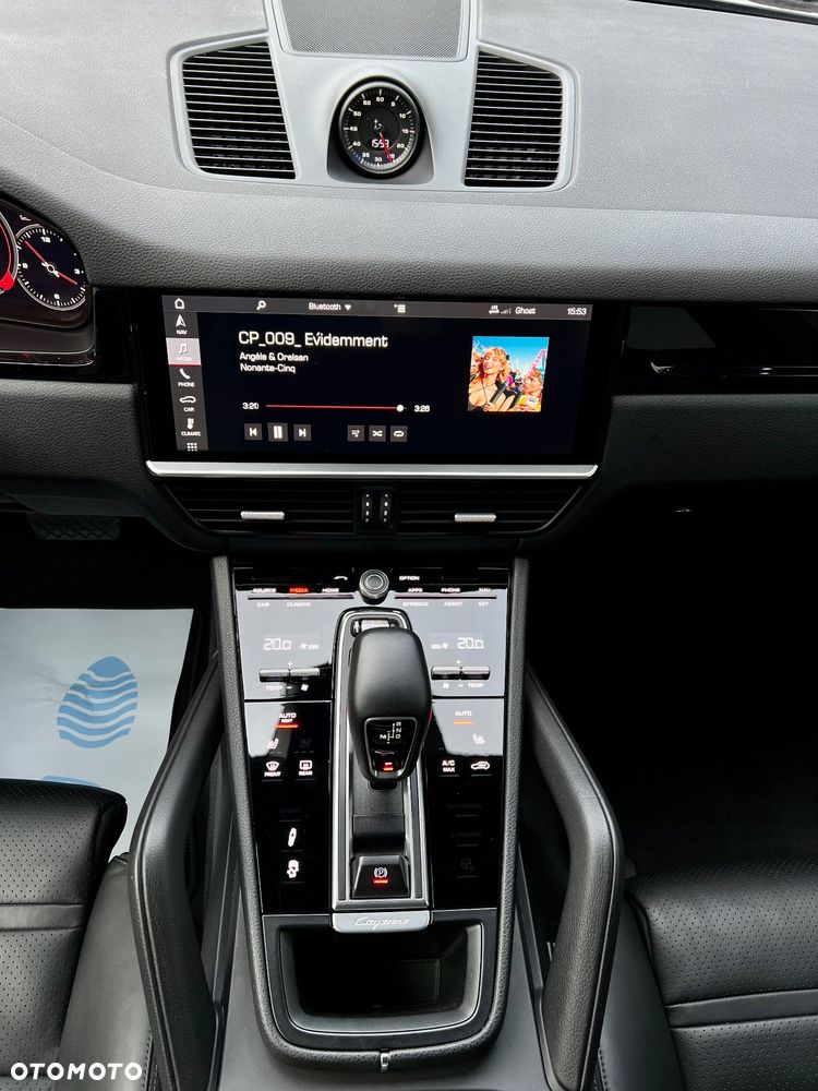 Porsche Cayenne Standard - 12