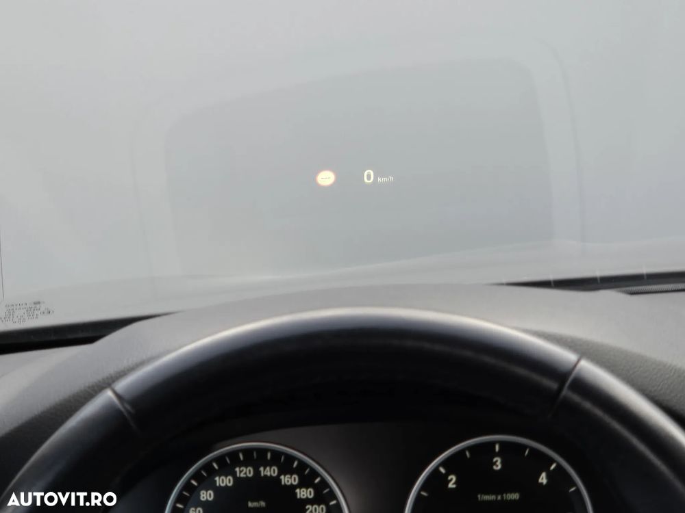 BMW Seria 5 525d Touring Aut. Luxury Line - 14