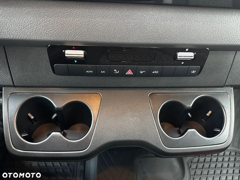 Mercedes-Benz Sprinter - 22