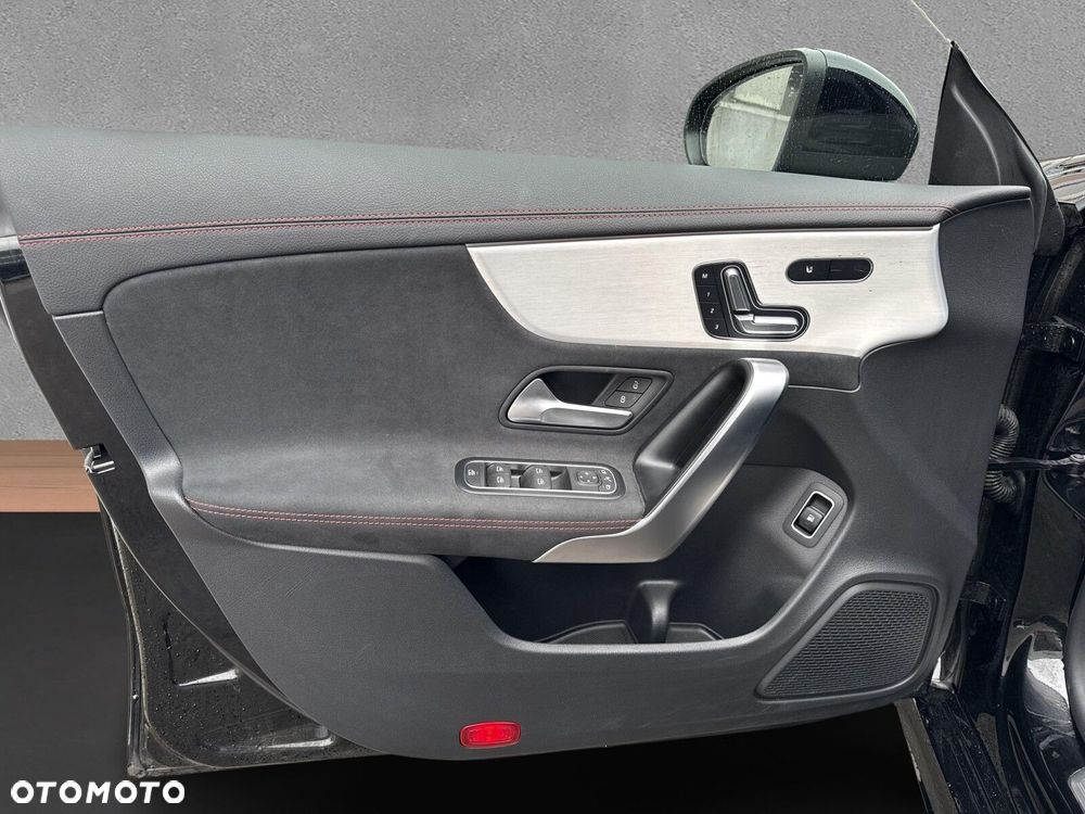 Mercedes-Benz CLA - 17