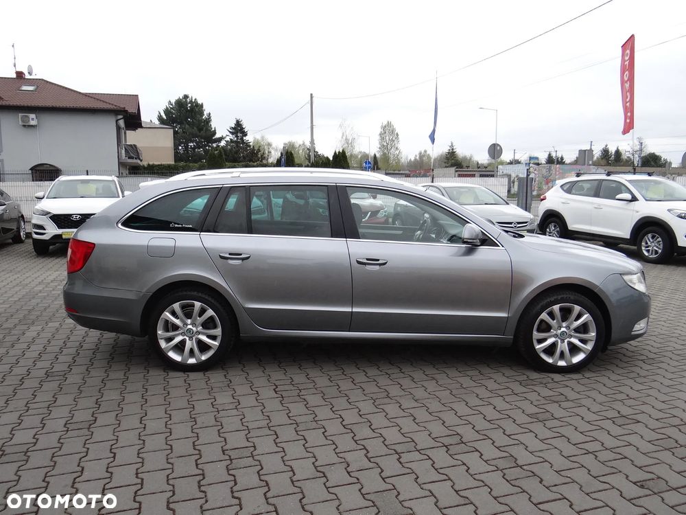 Skoda Superb 2.0 TDI DSG FAMILY - 8