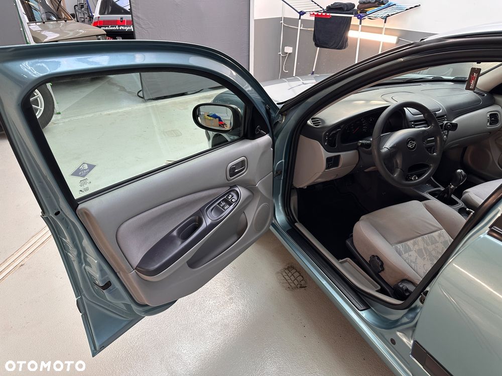 Nissan Almera 1.8 Comfort - 16