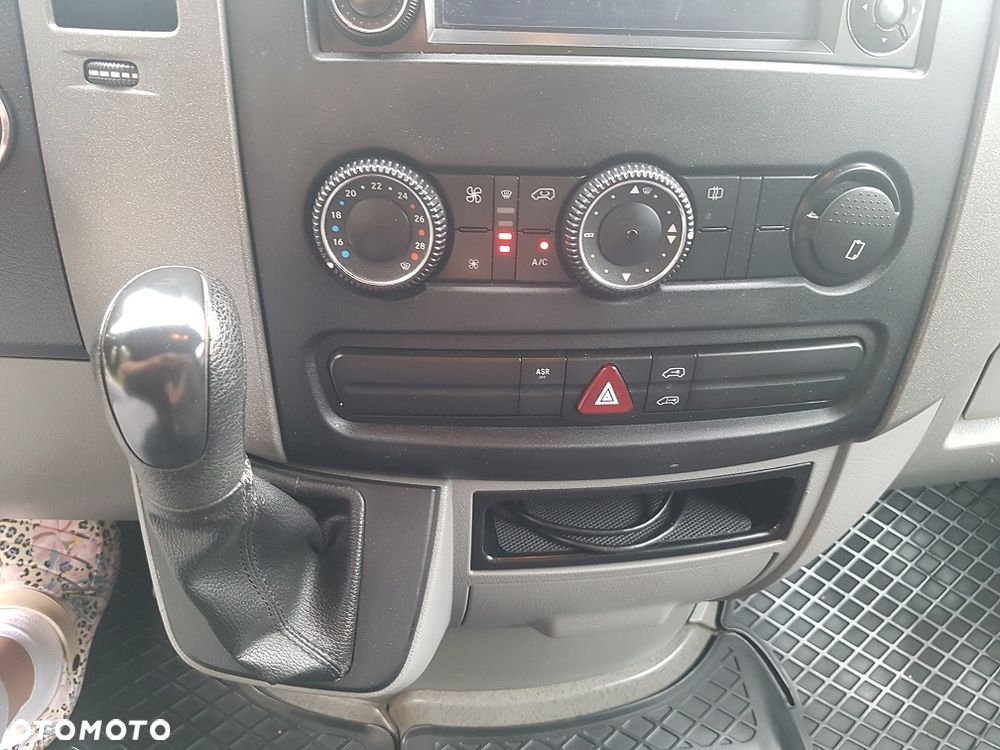 Mercedes-Benz Sprinter - 17