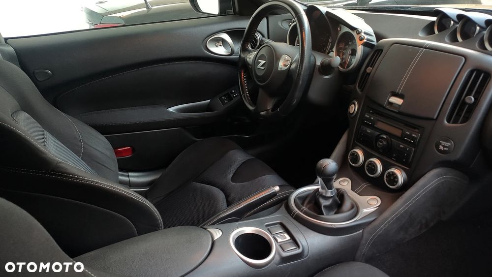 Nissan 370 Z - 33