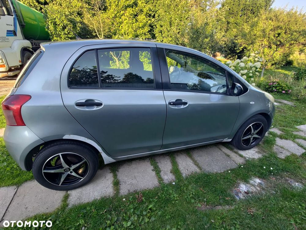 Toyota Yaris 1.0 Luna A/C - 4