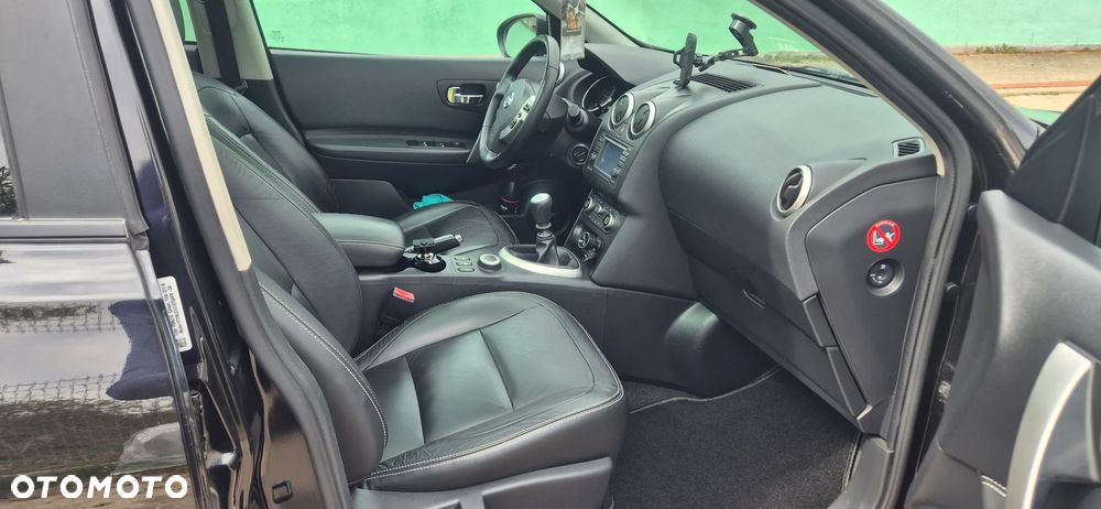 Nissan Qashqai 2.0 dCi 4 x 4 DPF tekna - 22