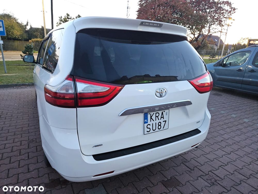 Toyota Sienna 3.5 V6 XLE AWD - 6