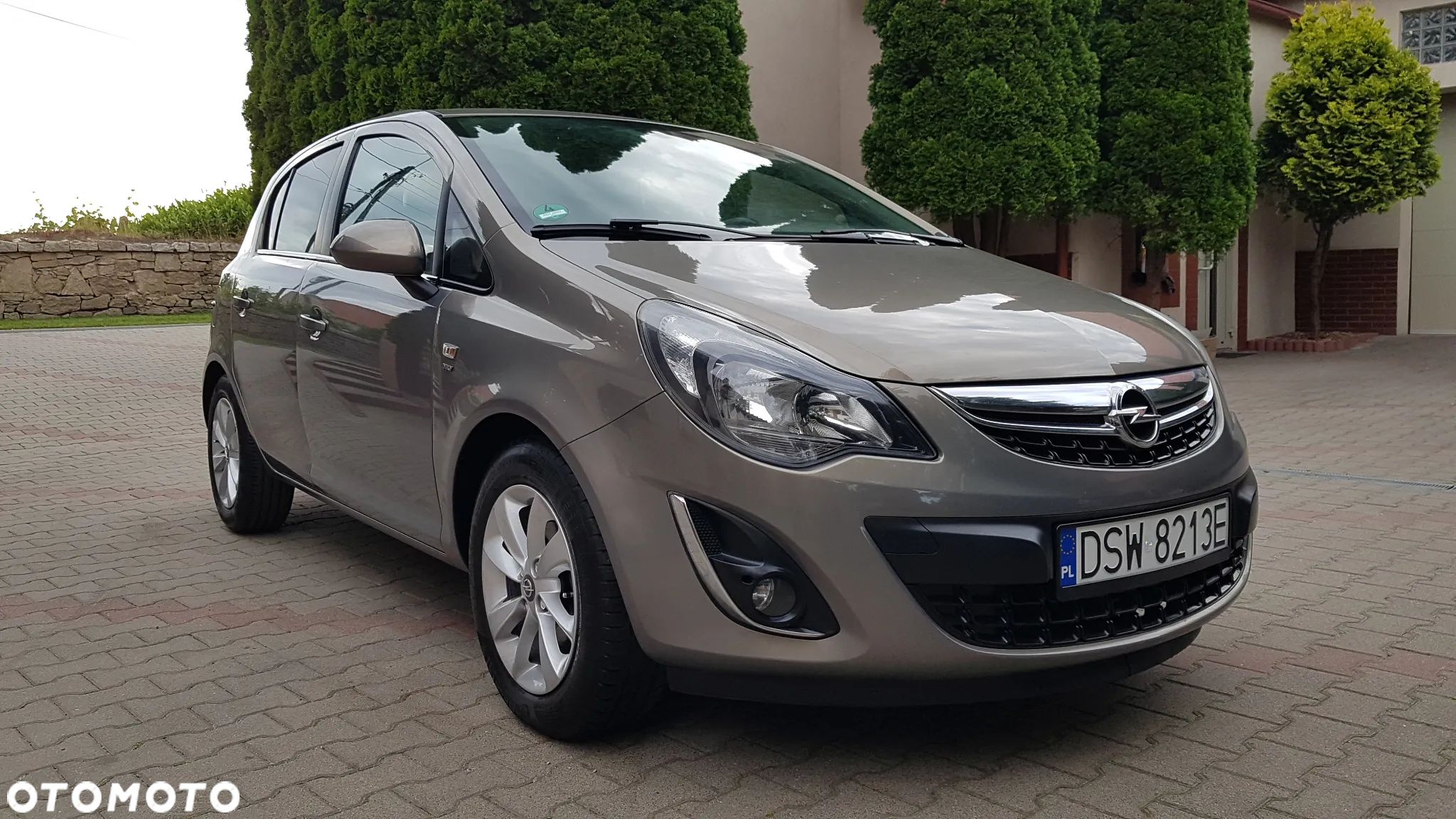 Opel Corsa 1.4 Cosmo - 1