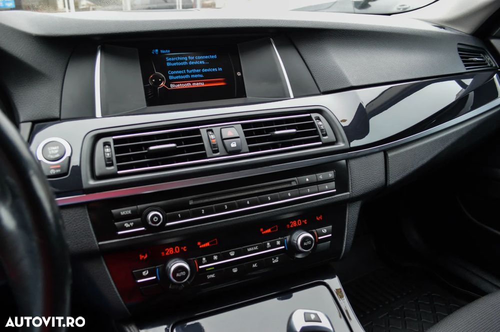 BMW Seria 5 520d Aut. Sport Line - 14