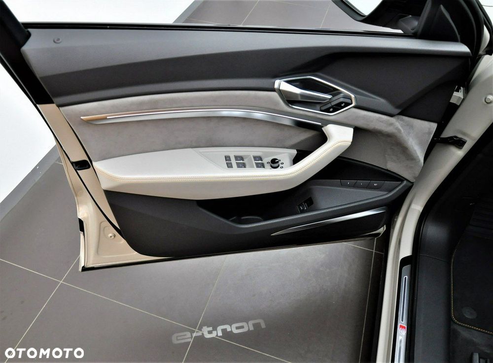 Audi e-tron Sportback - 15