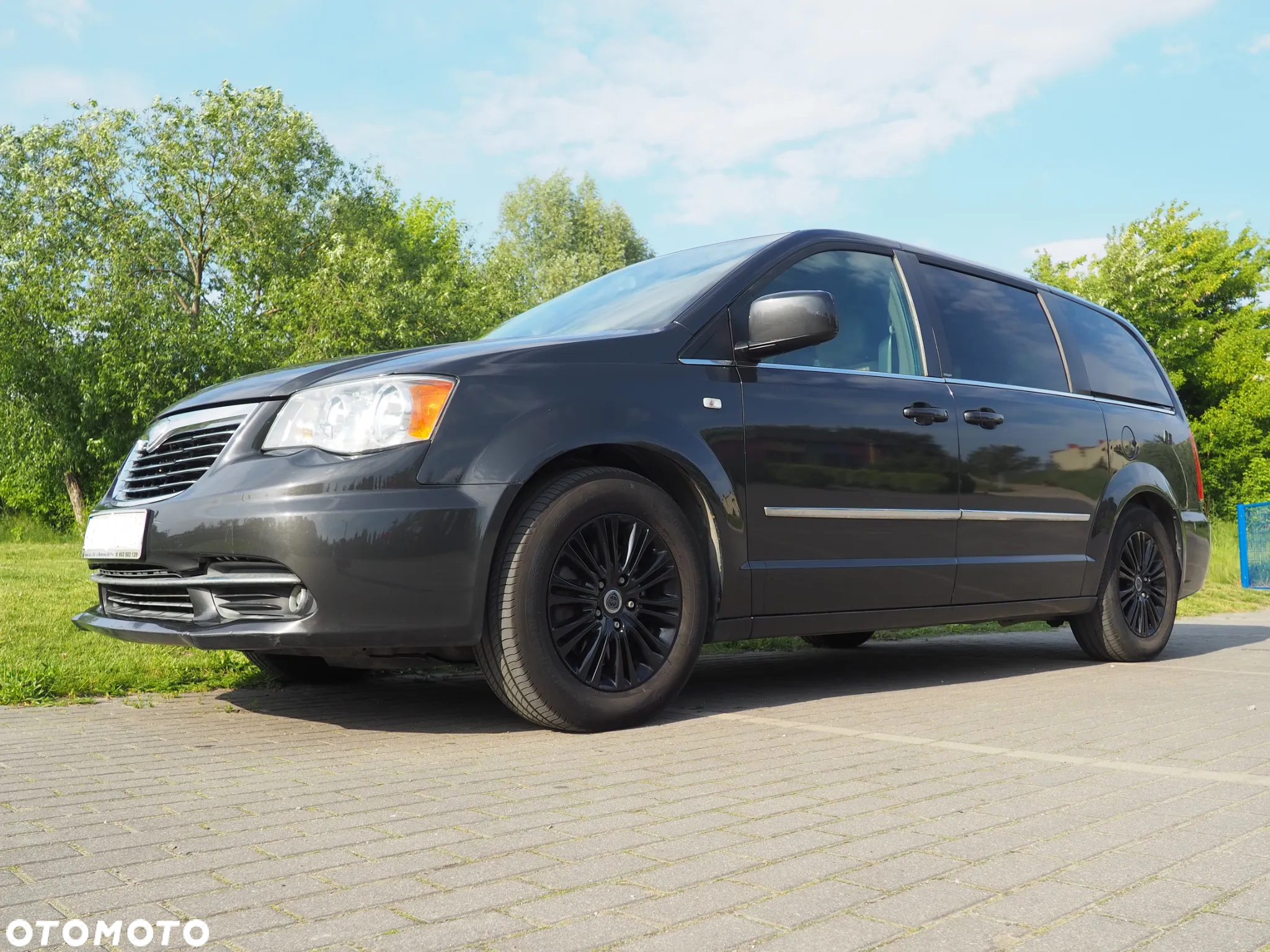 Lancia Voyager 2.8CRD Silver - 2