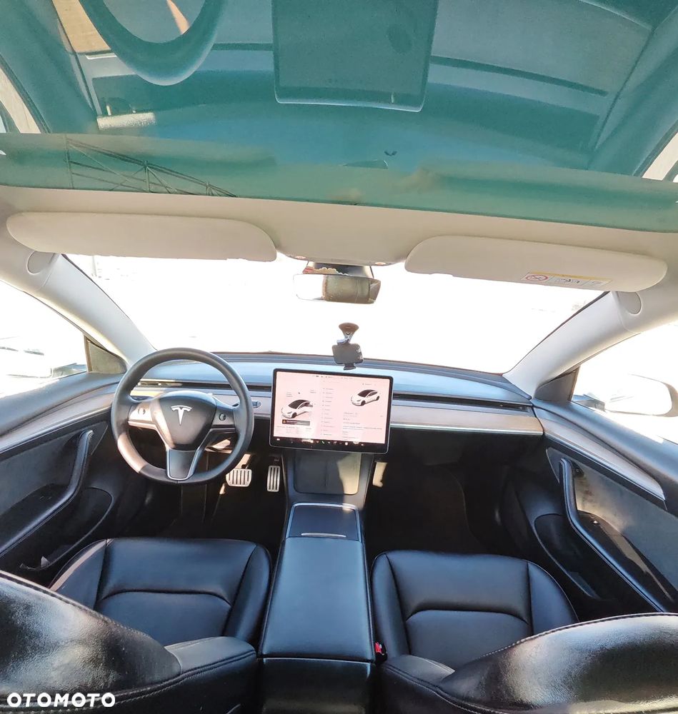 Tesla Model 3 - 24