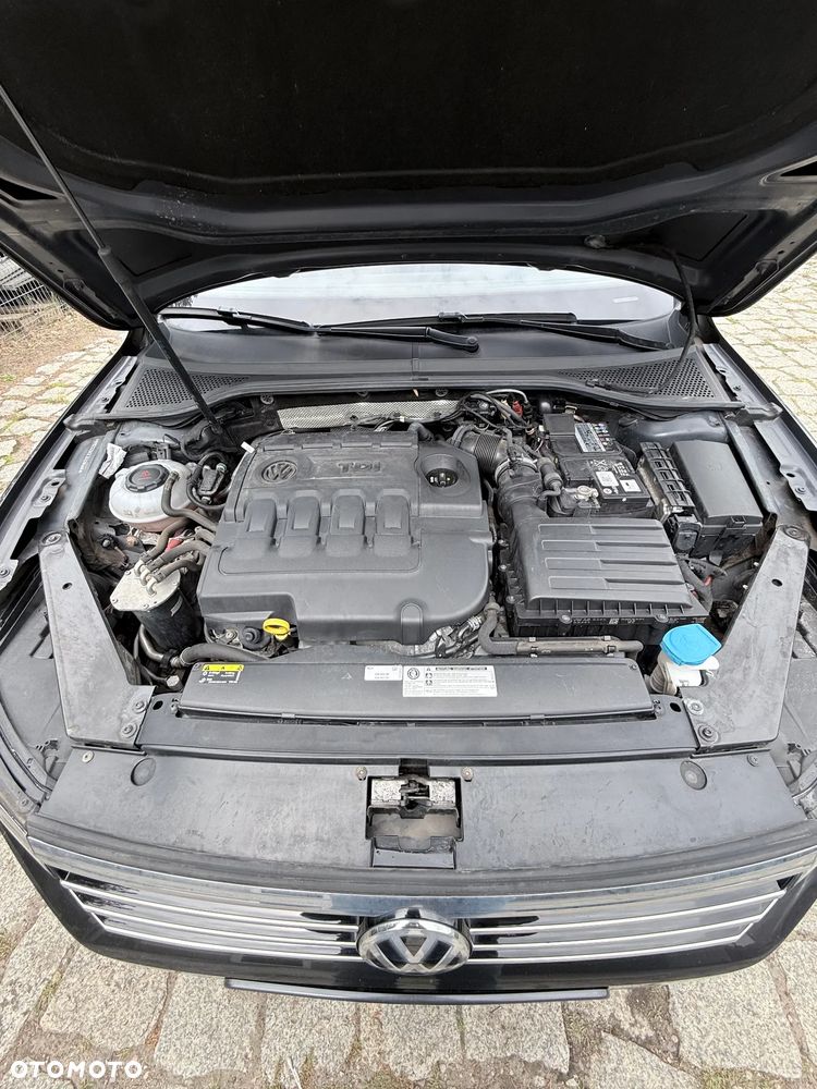 2018 Volkswagen Passat, photograph 10