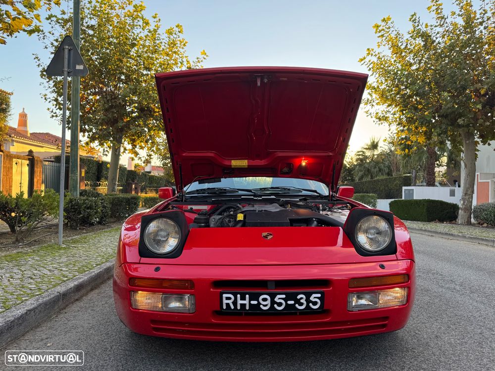 Porsche 944 Turbo S - 14