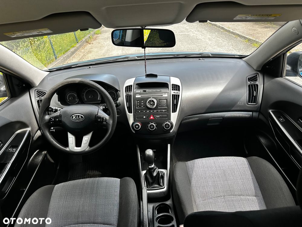 Kia Ceed - 7