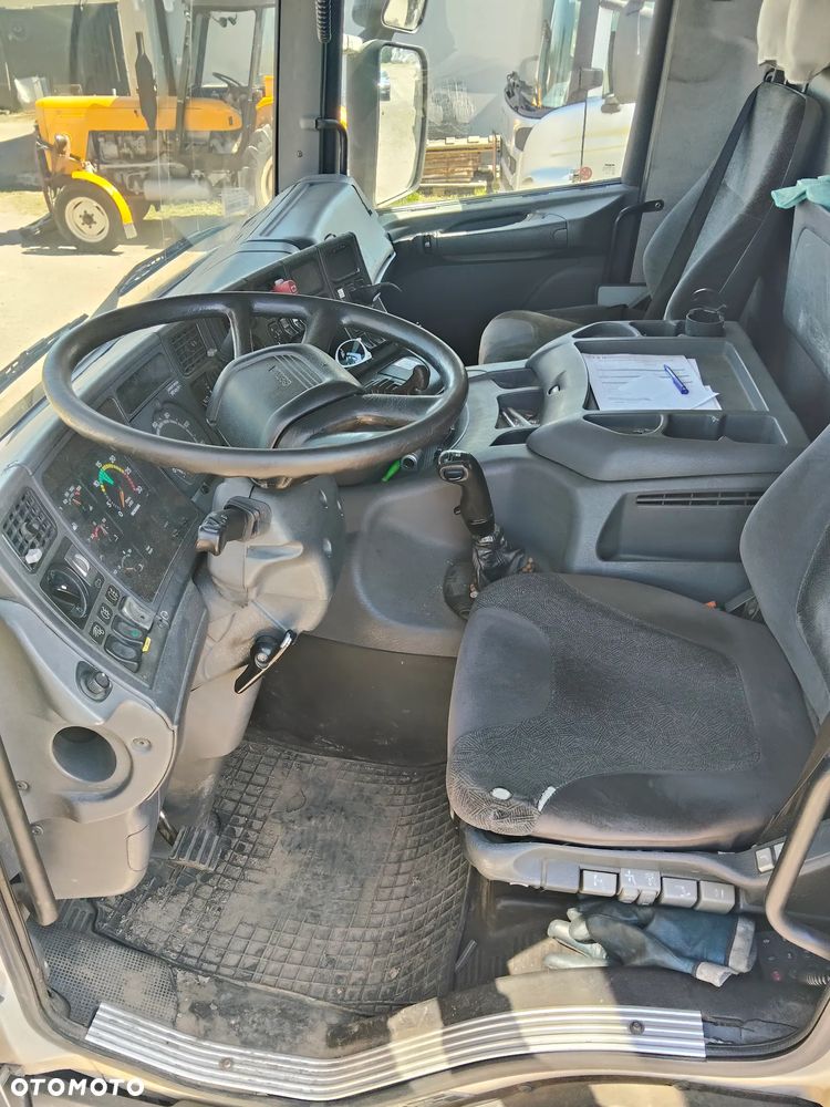 Scania 94L 300 - 4