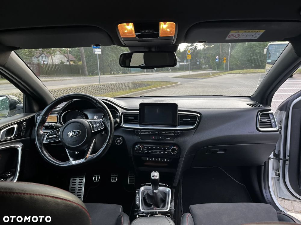 Kia Ceed - 22