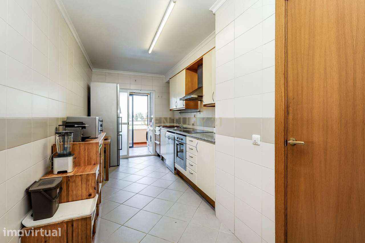 T2 COM VARANDAS VISTA JARDIM E PISCINA - ELEVADOR, GARAGEM, CONDOMINIO - Grande imagem: 3/51