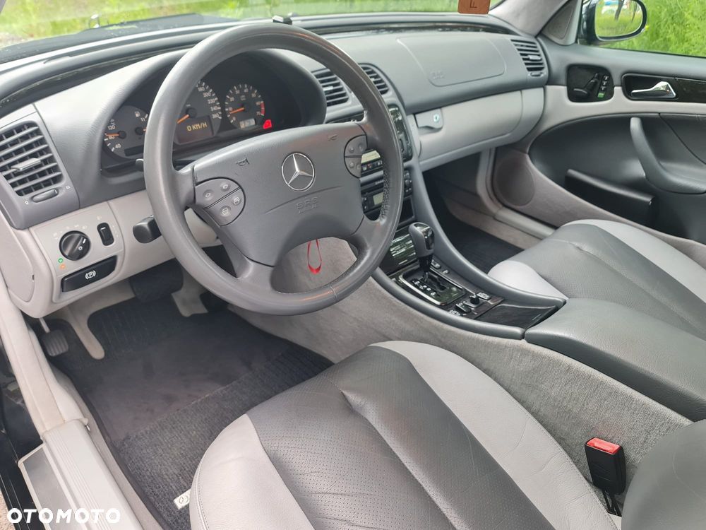 Mercedes-Benz CLK - 27