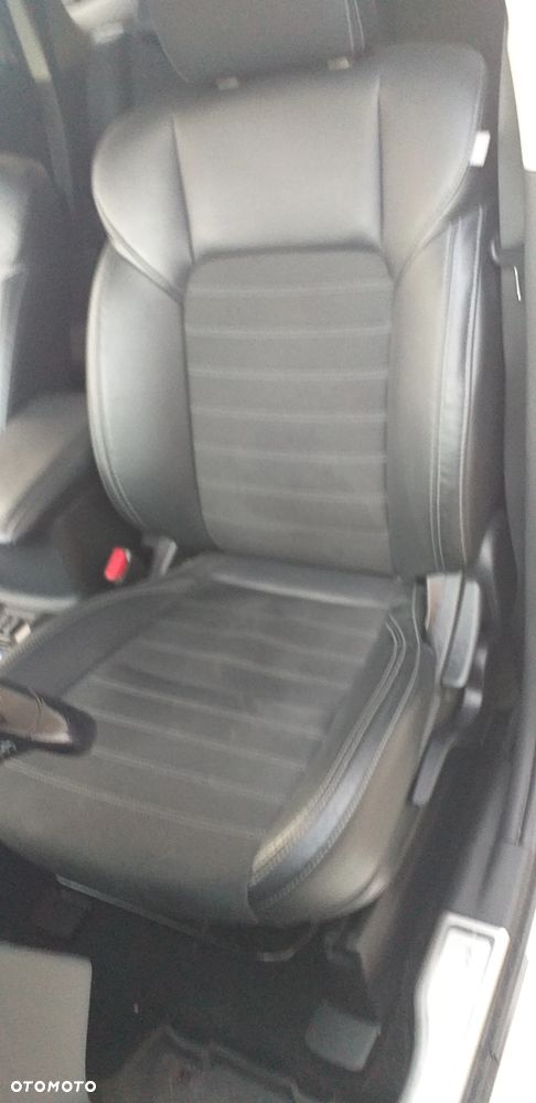 Mitsubishi Outlander - 14