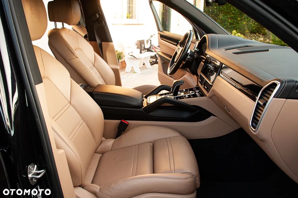 Porsche Cayenne - 20