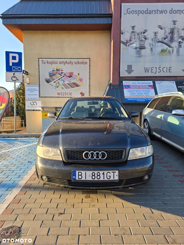 Audi A4 Limousine - 1