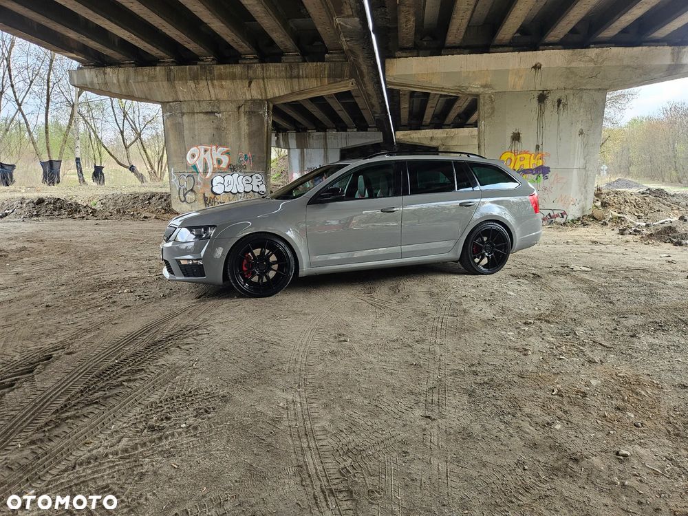 Skoda Octavia 2.0 TDI RS - 40