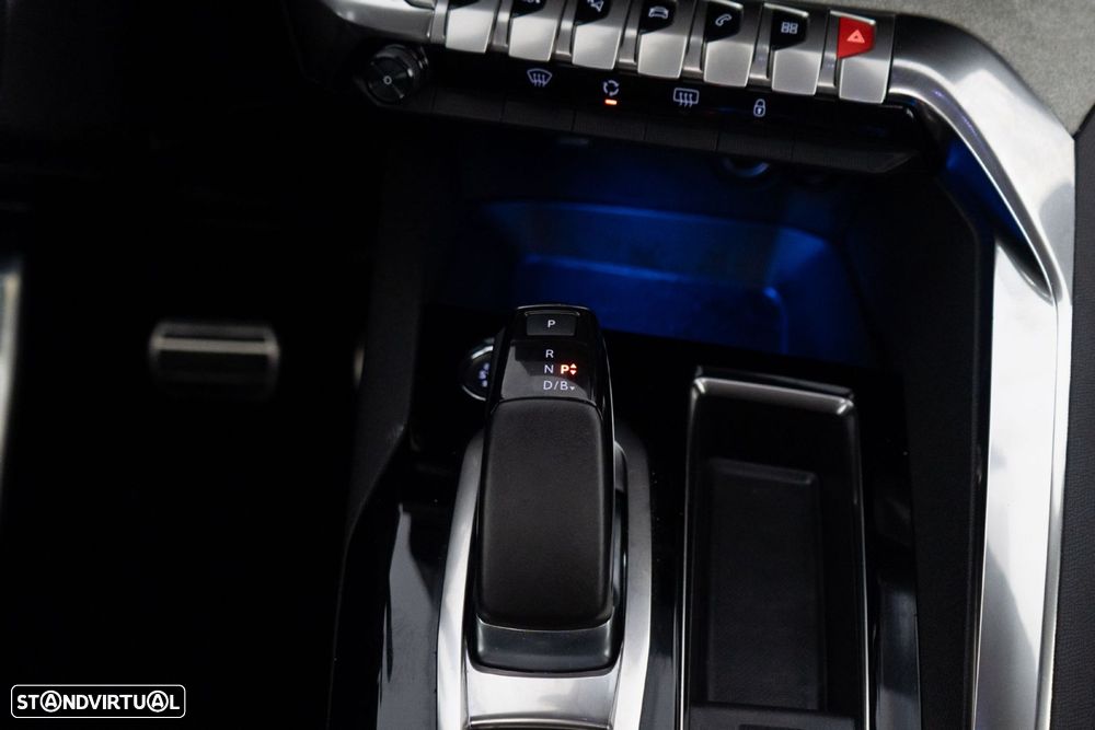 Peugeot 3008 1.6 Hybrid GT e-EAT8 - 28