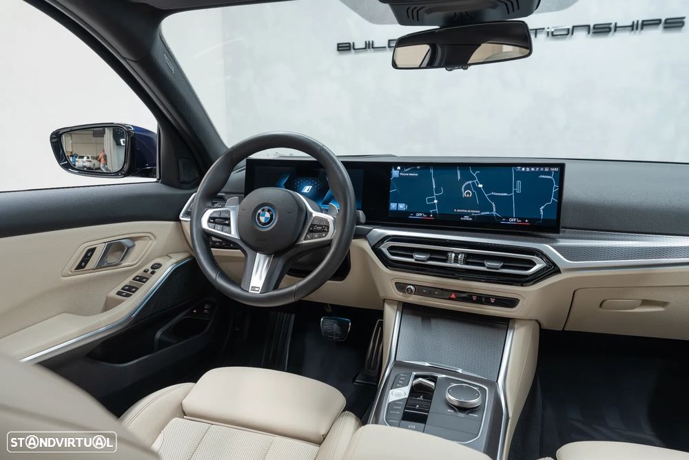BMW 330 e Pack Desportivo M Auto - 23
