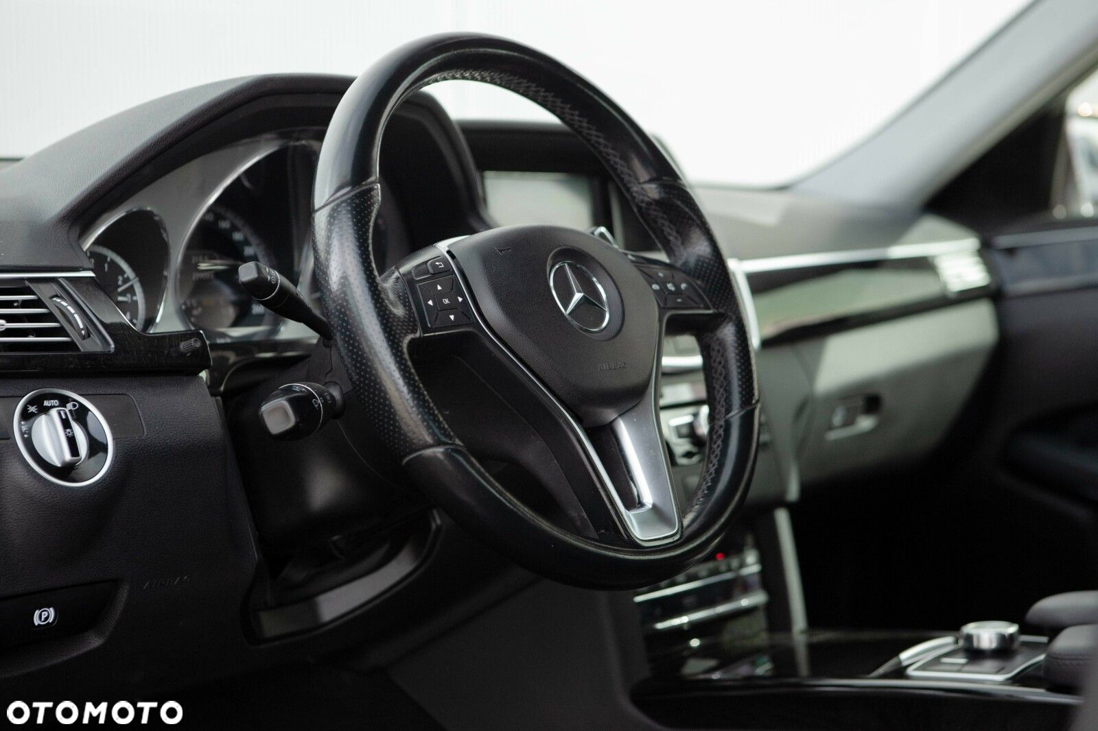 Mercedes-Benz Klasa E - 16