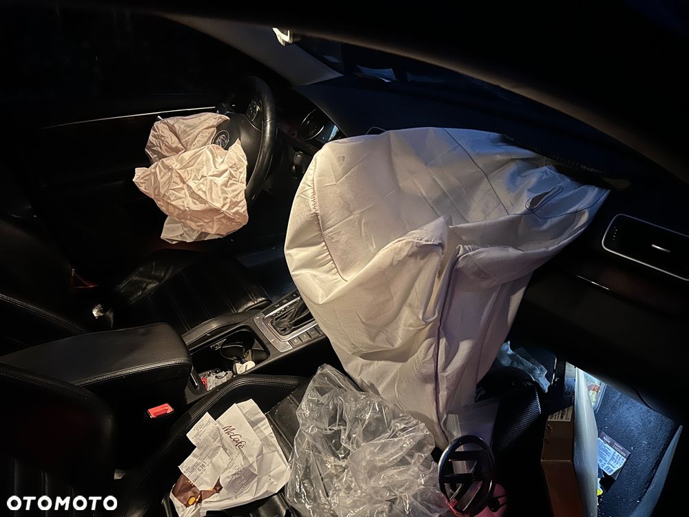 Volkswagen Passat 2.0 TDI DSG BlueMotion Technology Comfortline - 12