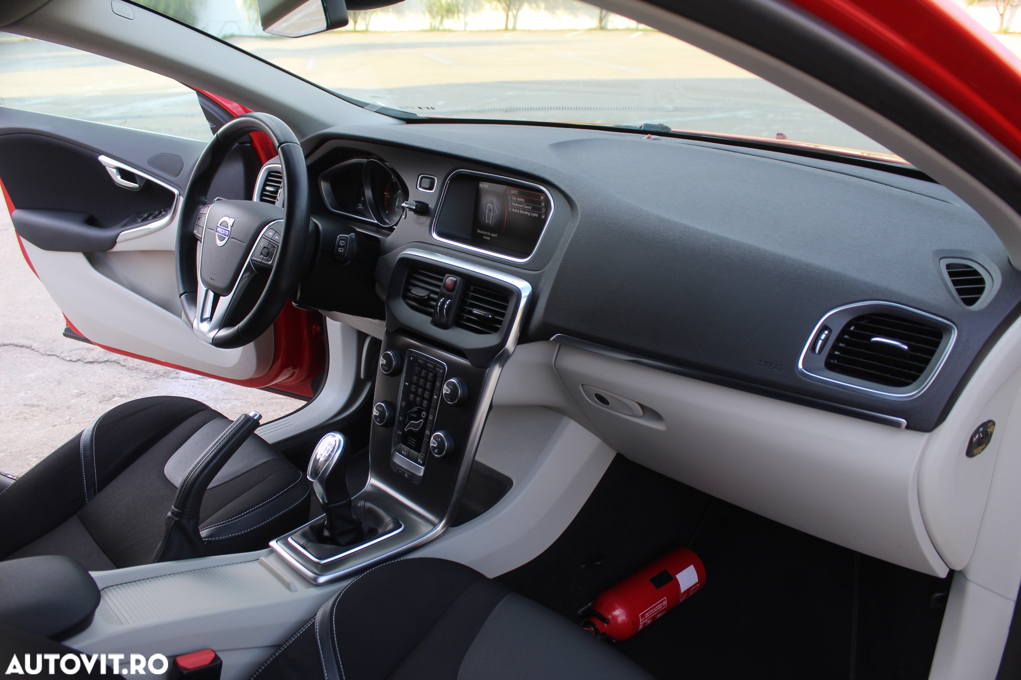 Volvo V40 D2 Momentum - 19