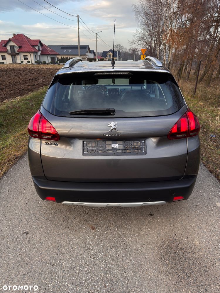 Peugeot 2008 BlueHDi 100 STOP & START Style - 8
