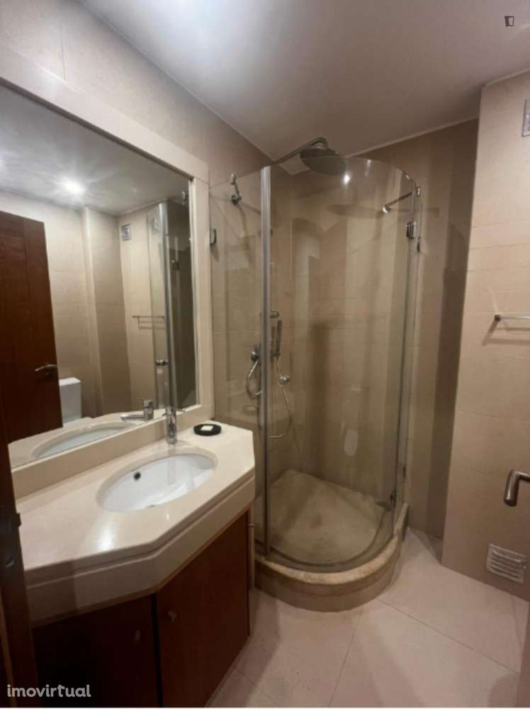 Quarto - localizado em Lisbon - Grande imagem: 2/10