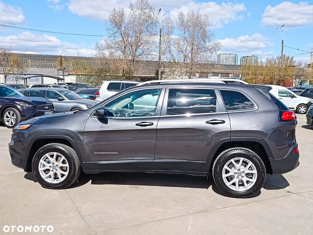 Jeep Cherokee - 4