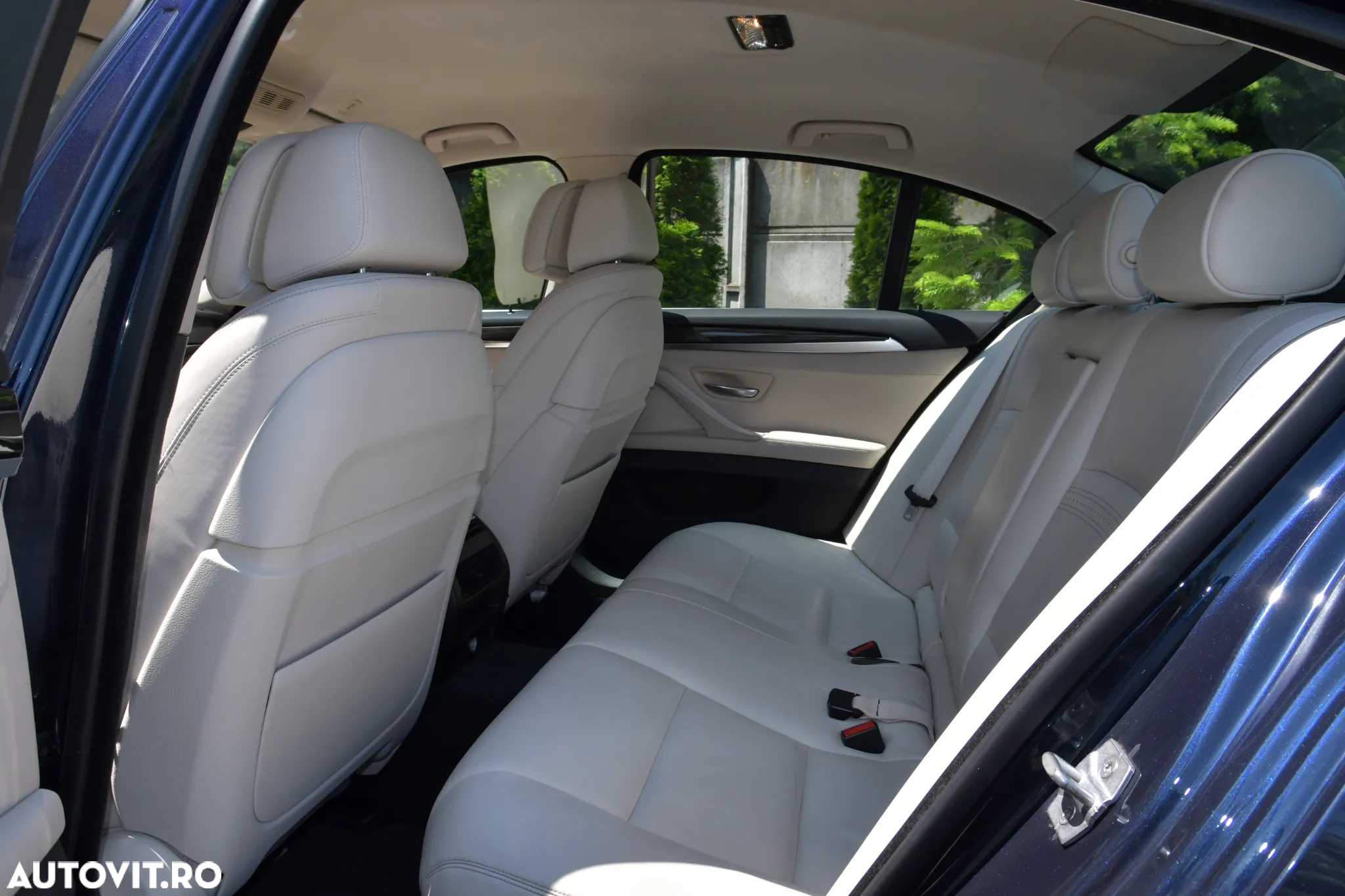 BMW Seria 5 520d xDrive AT - 29