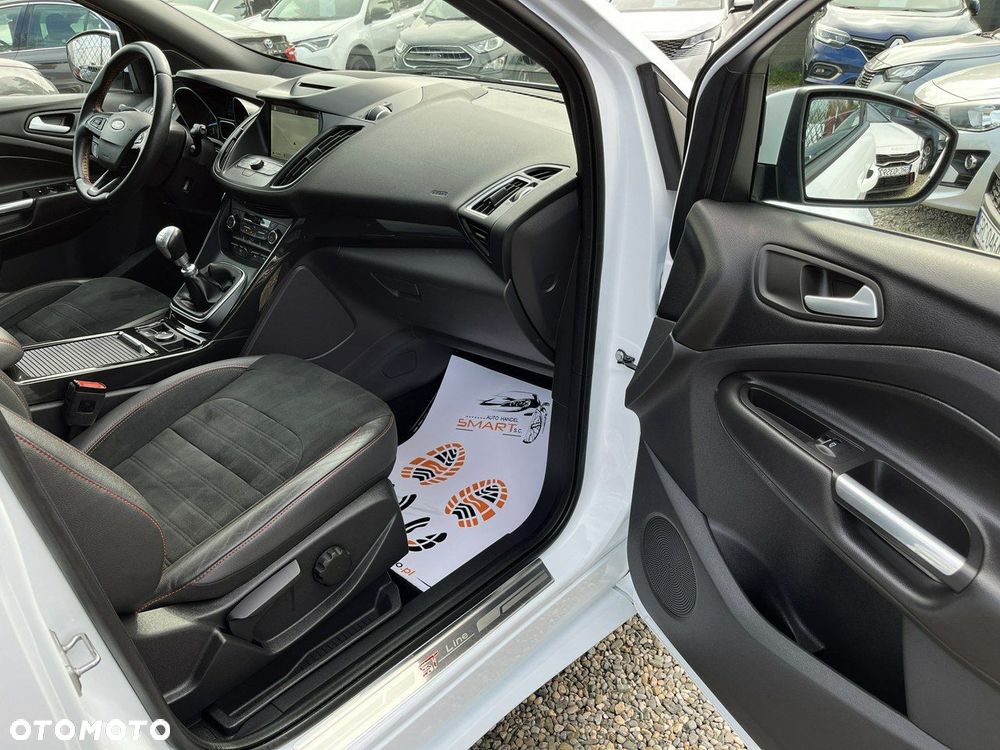 Ford Kuga 1.5 EcoBoost 2x4 ST-Line - 31