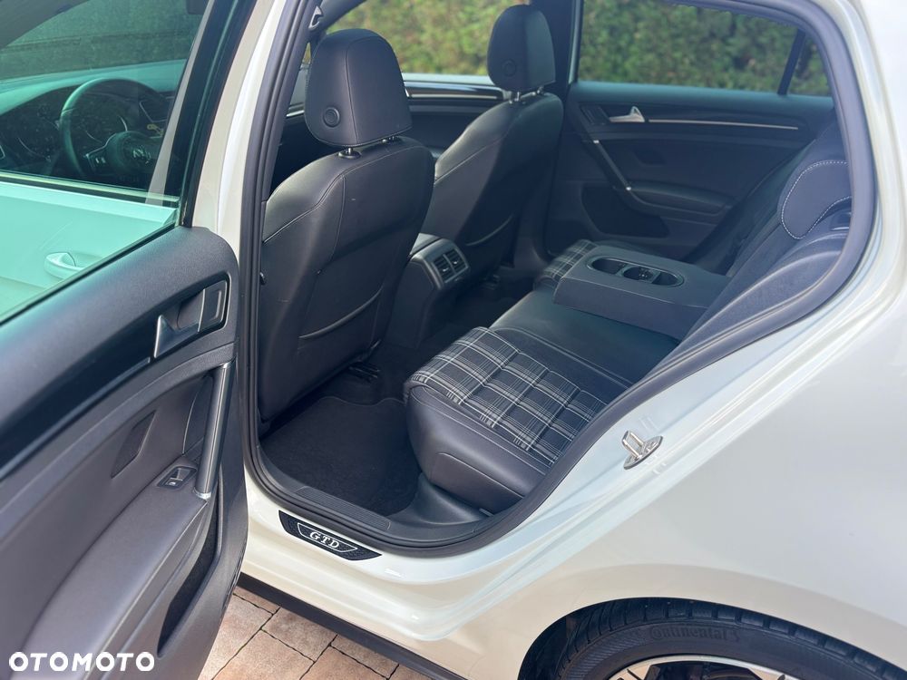 Volkswagen Golf VII 2.0 TDI BMT GTD DSG - 15