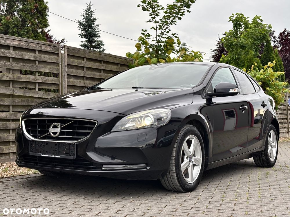Volvo V40 D2 Momentum - 1