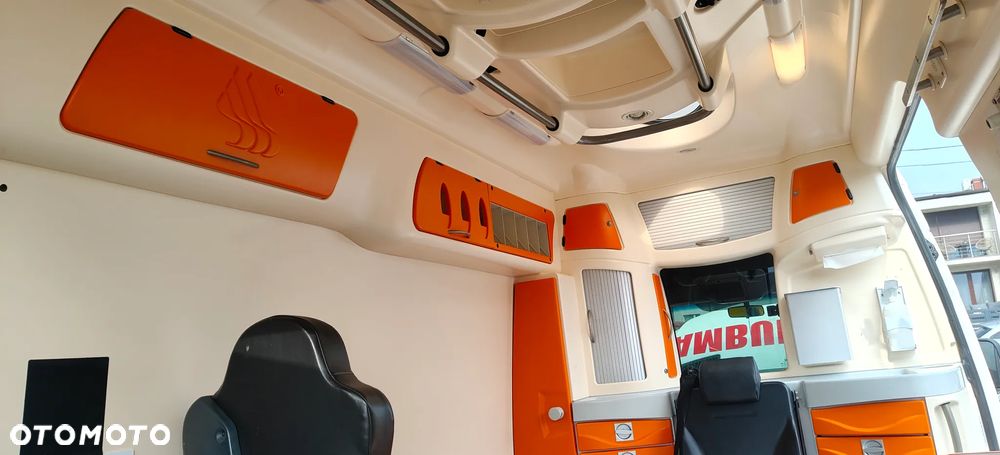 Mercedes-Benz Sprinter 316 Ambulans - 14