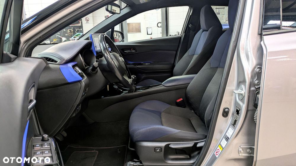Toyota C-HR 1.2 T Dynamic - 11