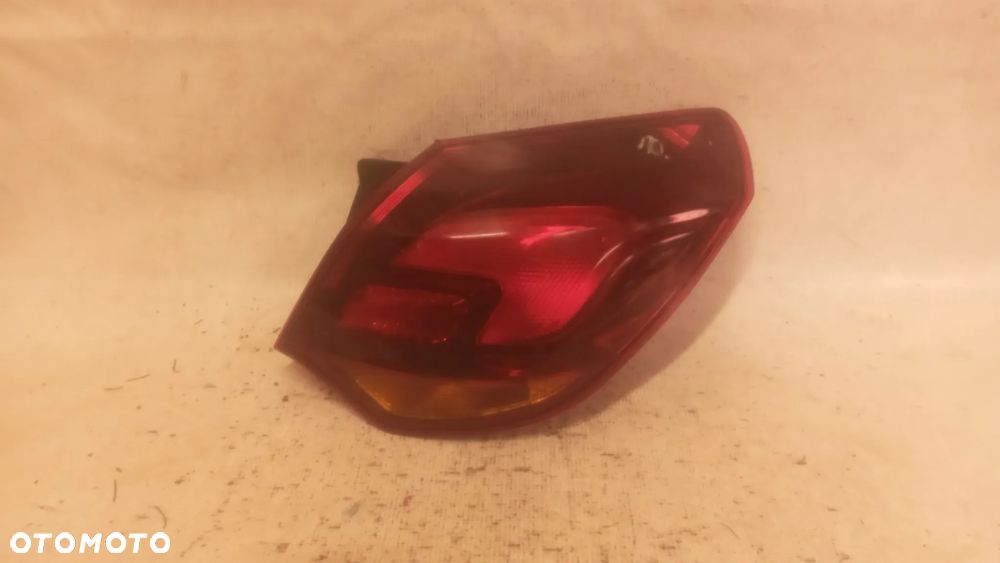 * LAMPA TYLNA PRAWA TYŁ PRAWO OPEL ASTRA J HB - 1