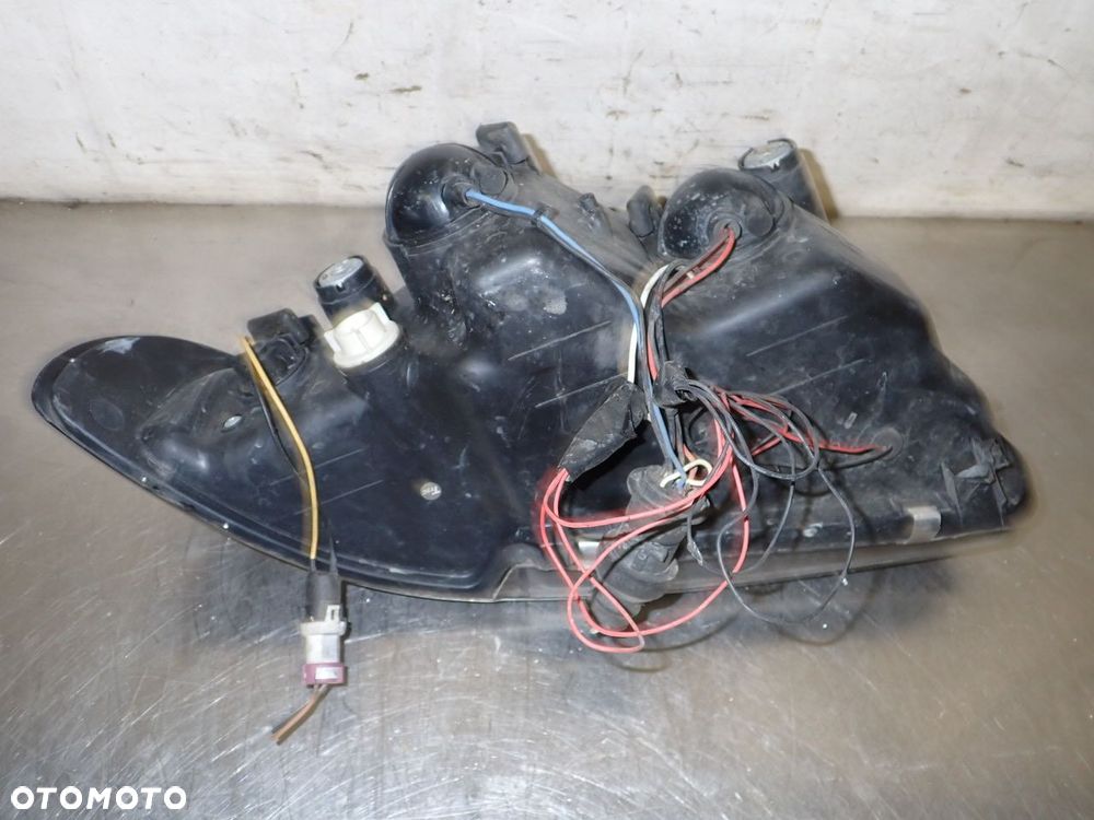 LAMPA LEWA PRZEDNIA SOCZEWKA AUDI A4 B5 - 6