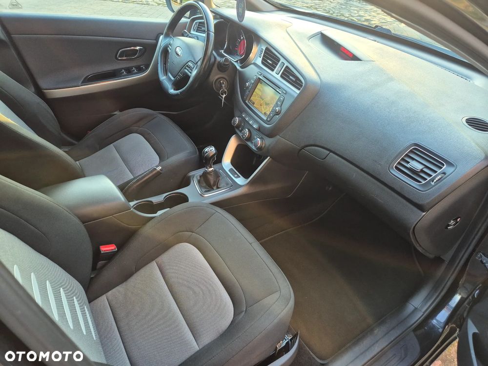 Kia Ceed 1.6 GDI Dream-Team Edition - 17